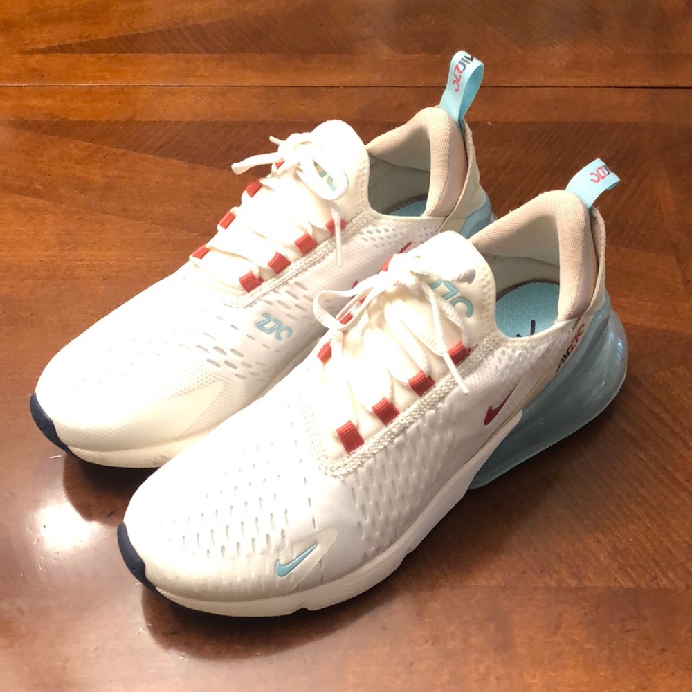 Women’s Nike Air Max 270. Like new.